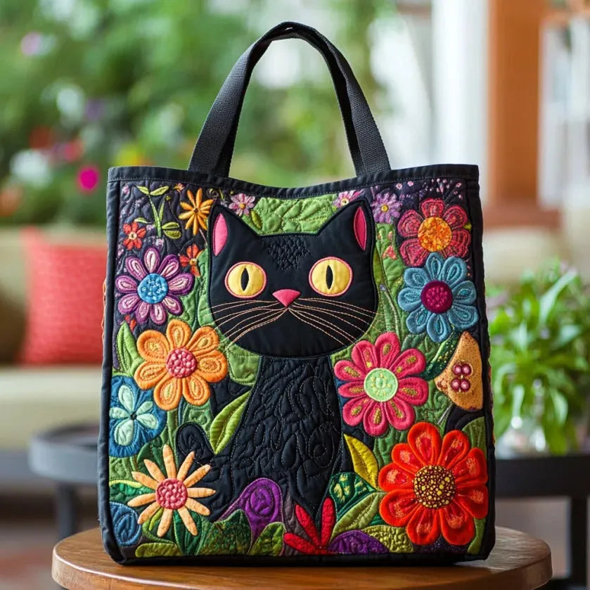 Geborduurde Vintage Tas "Zwarte Kat in Bloemen" — Folkstijl
